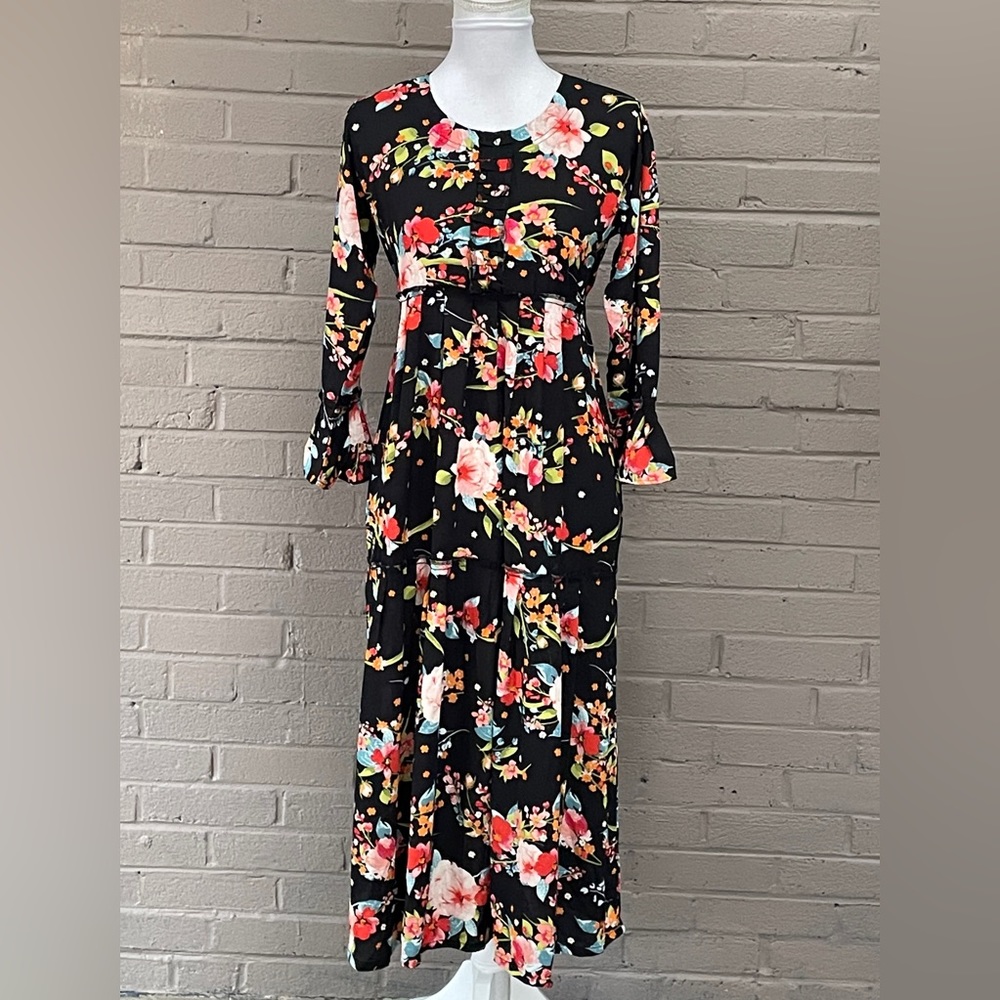 Zara ) black floral dress M